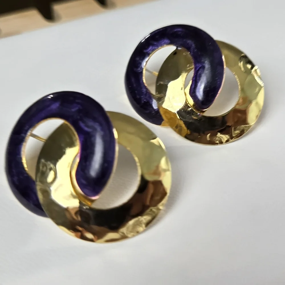 Elegant Purple and Gold Interlinked Earrings Stud Earrings - Picture 6 of 14